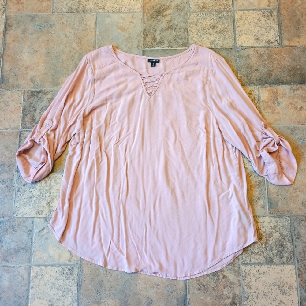 Torrid blush blouse size 2